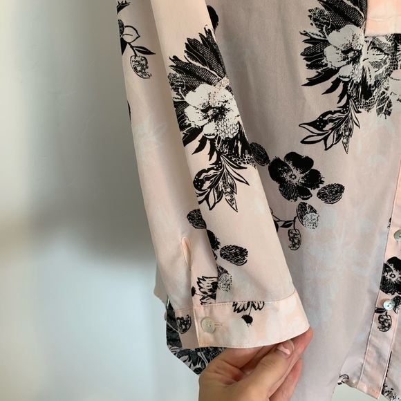 Baby pink floral button up - Picture 3 of 5
